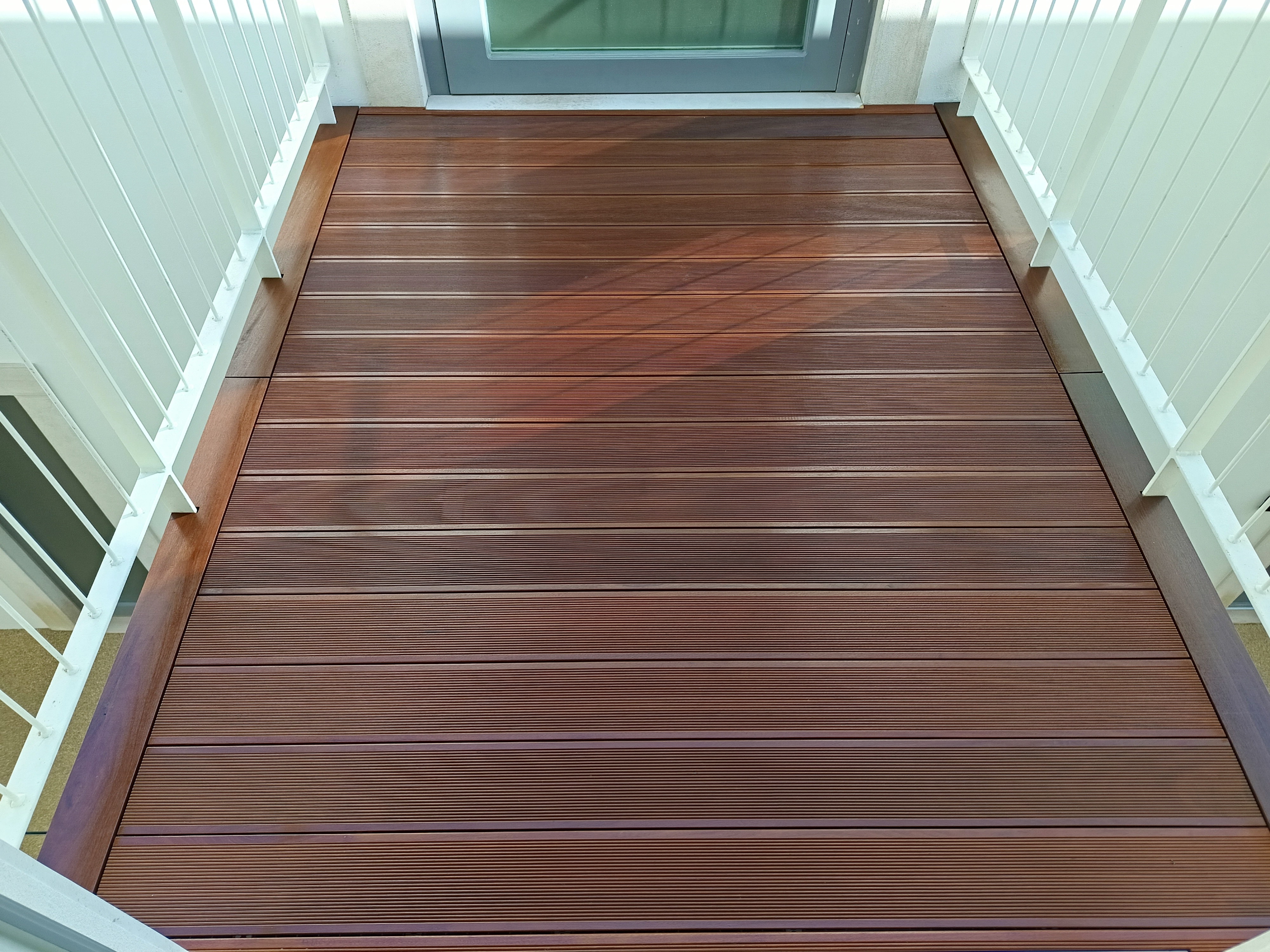 Deck exterior — Lisbon